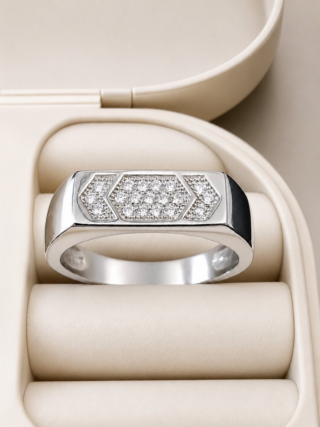 Vanguard Arrow Men’s 925 Silver Ring - View 3