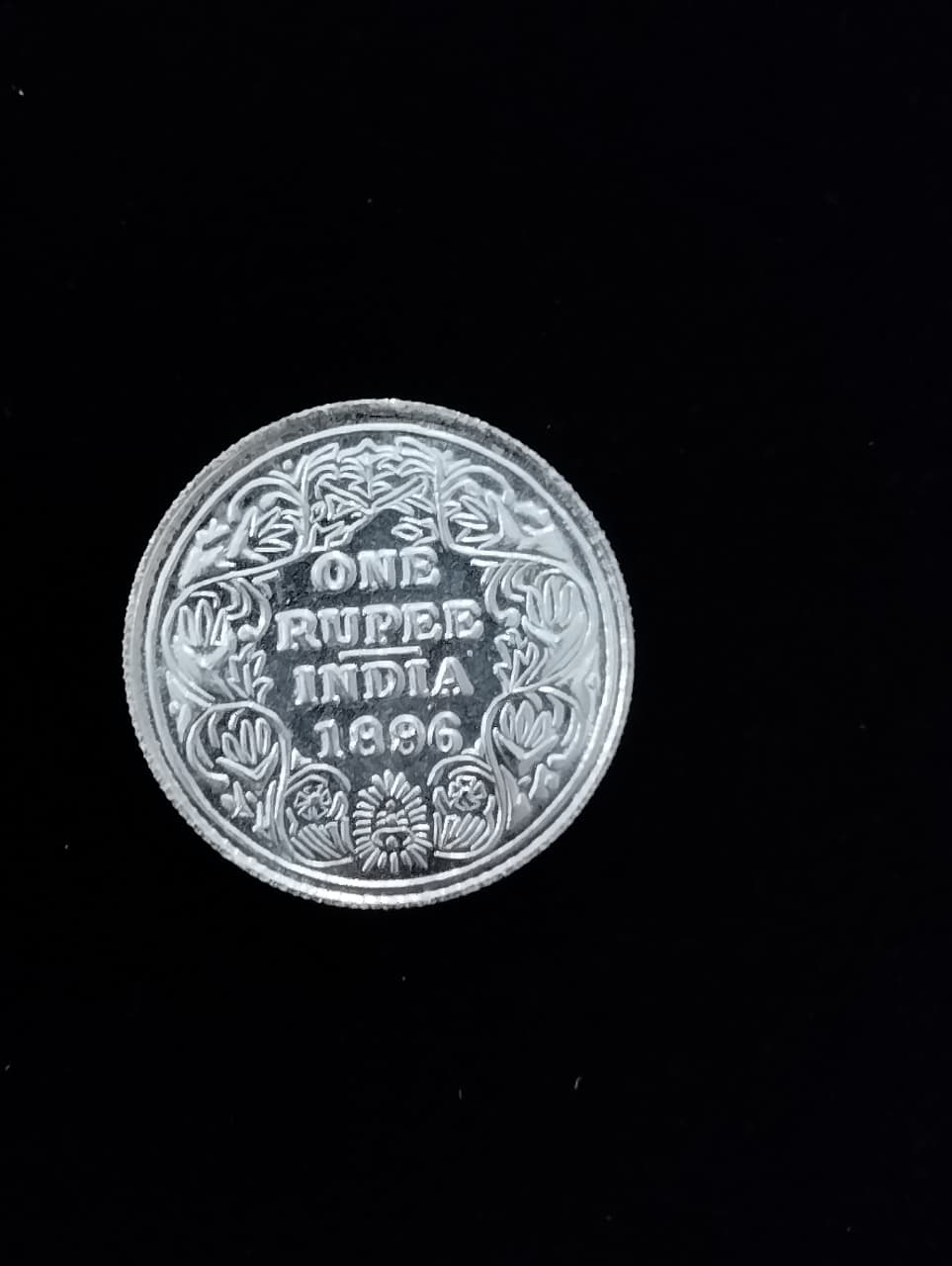 Royal Legacy King George Silver Coin - 999 Fine Silver - View 4